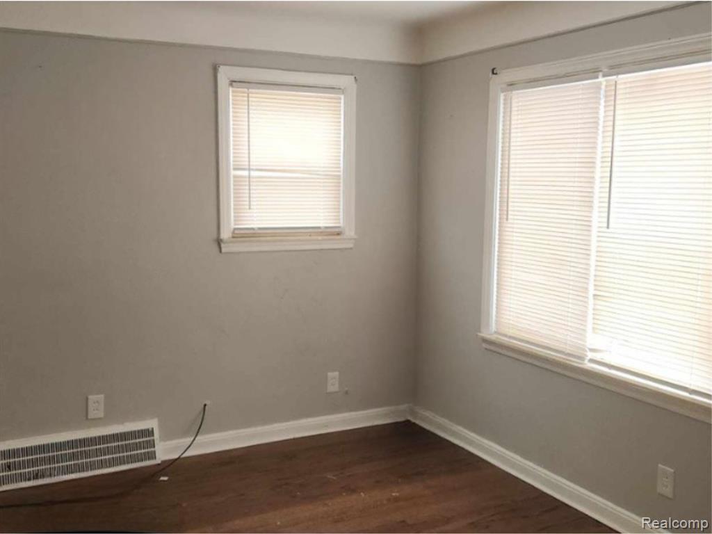 11776 Rossiter Street Property Photo 5