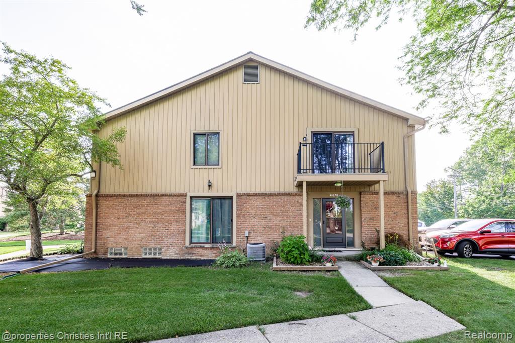 41678 Bedford Drive Property Photo 4