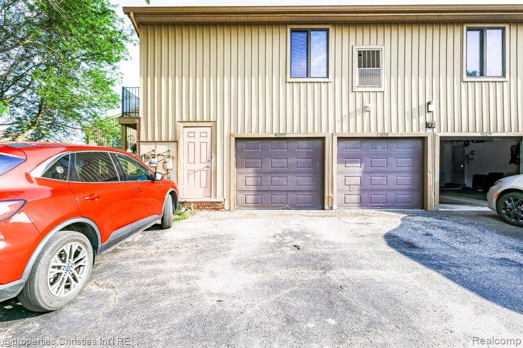 41678 Bedford Drive Property Photo 8