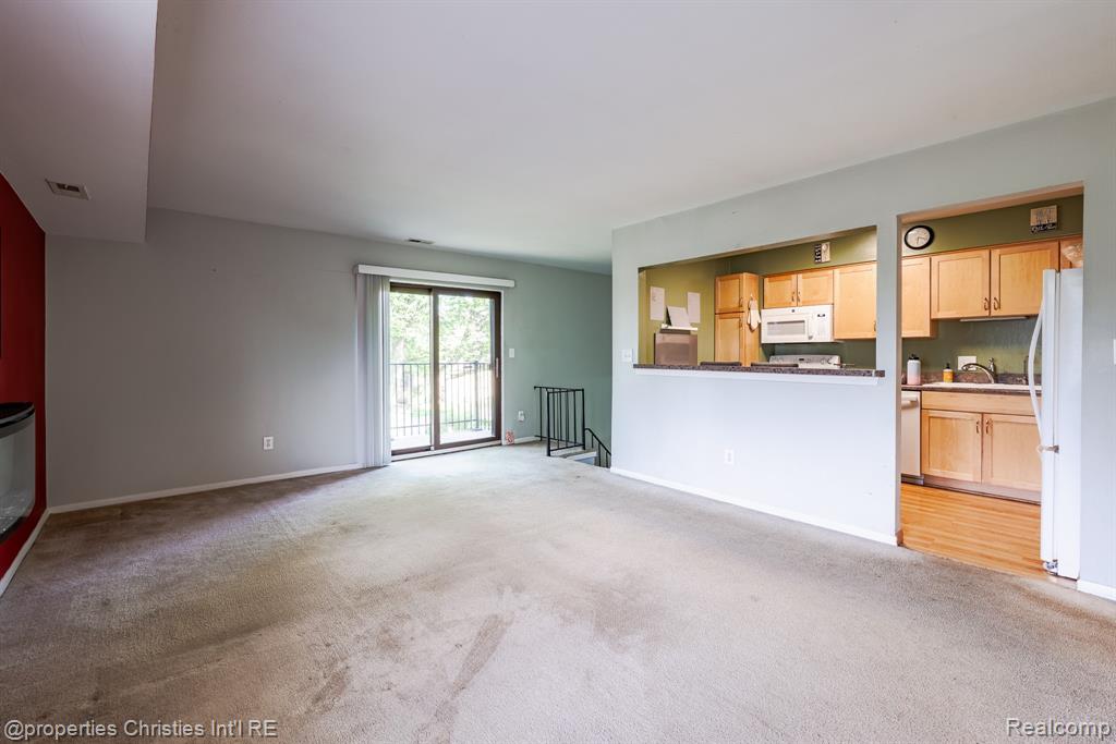 41678 Bedford Drive Property Photo 11