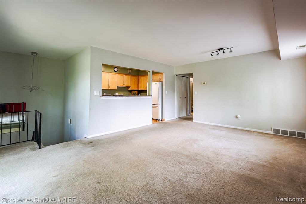 41678 Bedford Drive Property Photo 13