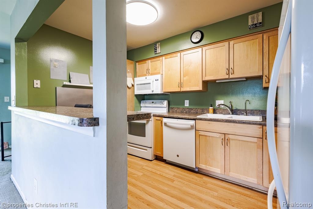 41678 Bedford Drive Property Photo 15