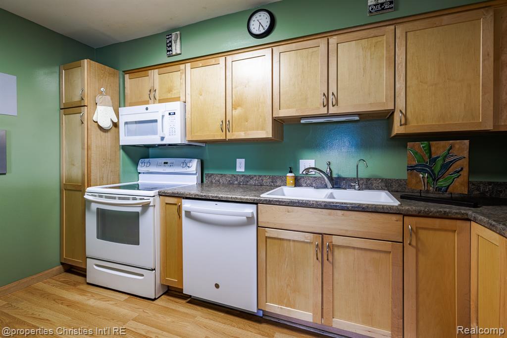 41678 Bedford Drive Property Photo 17