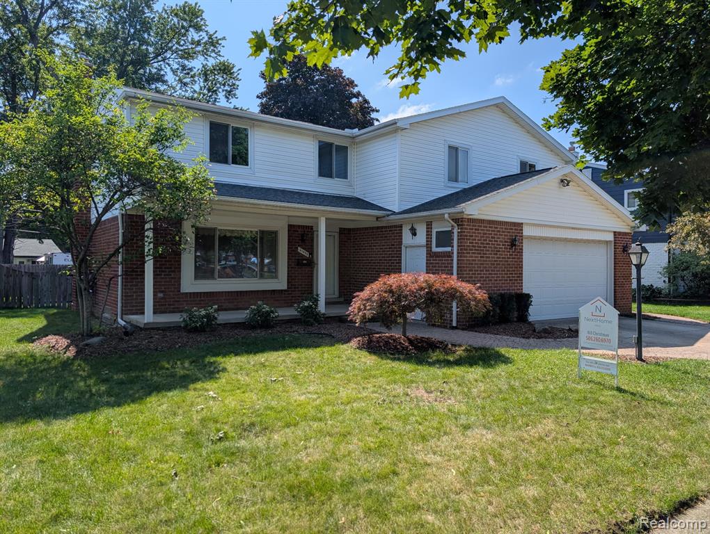 27450 Crestwood Drive Property Photo 1