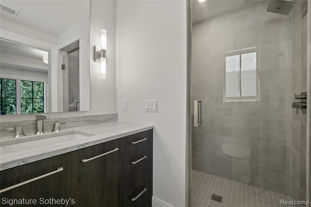 1120 Lyonhurst Street Property Photo 29