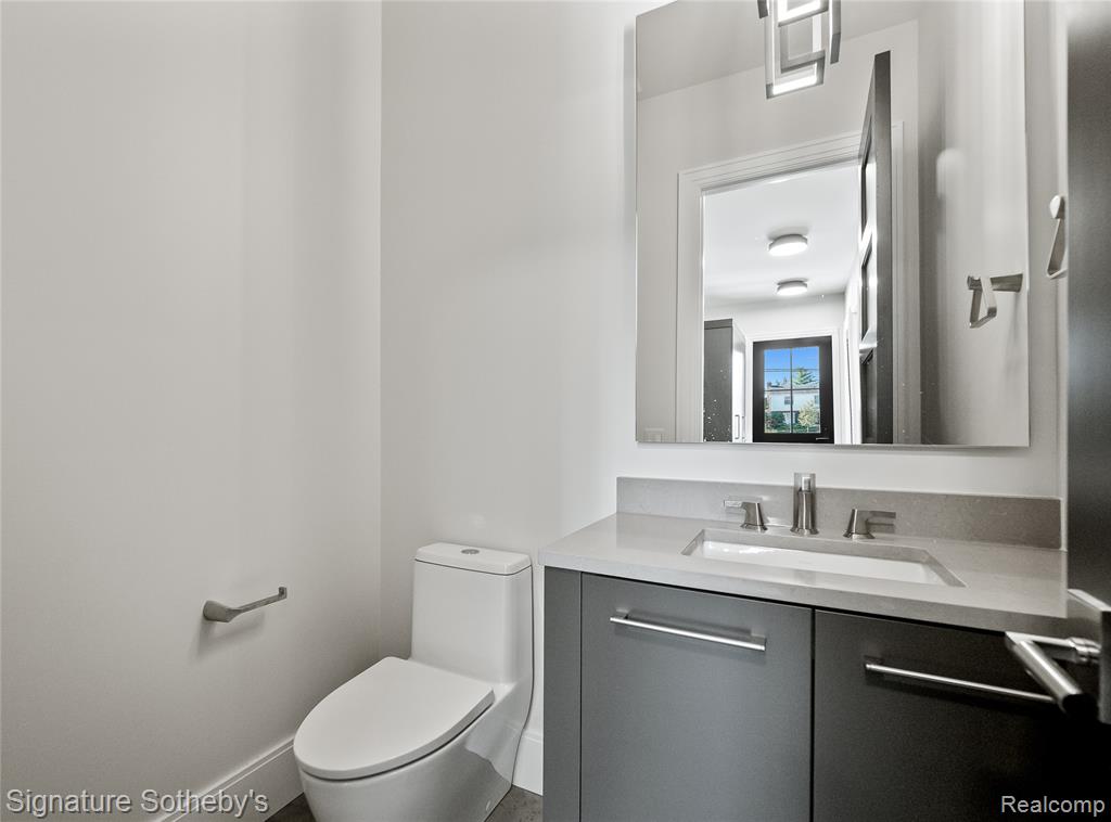 1120 Lyonhurst Street Property Photo 43