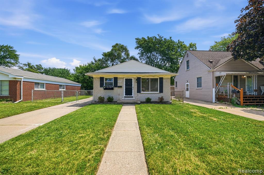 18510 Beech Daly Road Property Photo 1