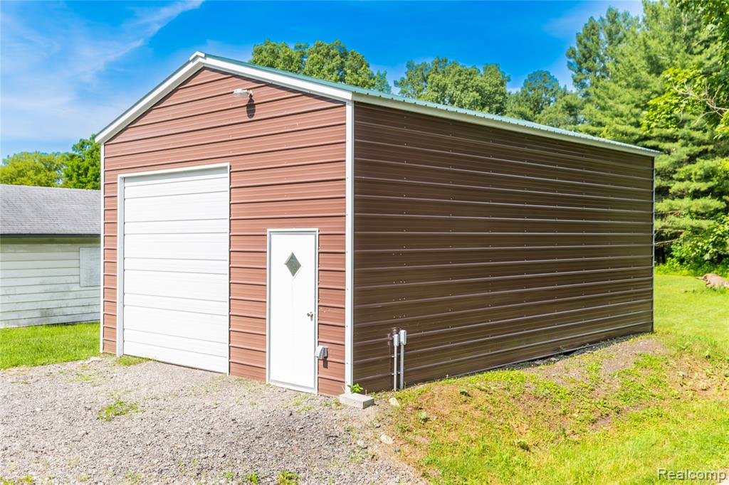 360 S State Road Property Photo 16