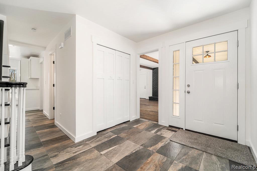 26914 Pebblestone Street Property Photo 4