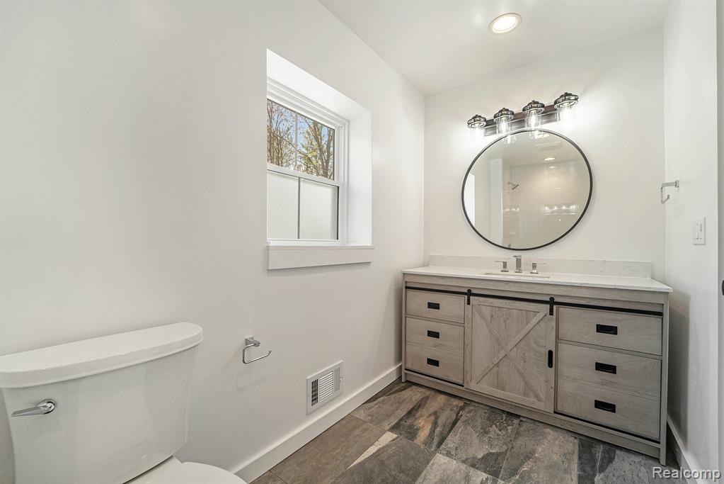 26914 Pebblestone Street Property Photo 20