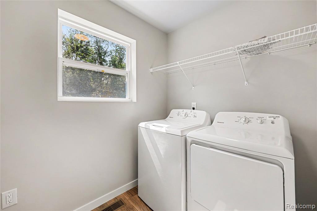 749 Lone Oak Way Property Photo 7
