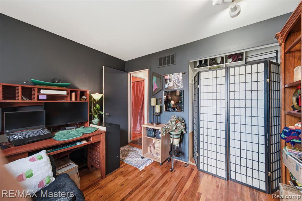 29606 Hoover Road Property Photo 25
