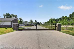26640 Orchard Lake Road Property Photo 4