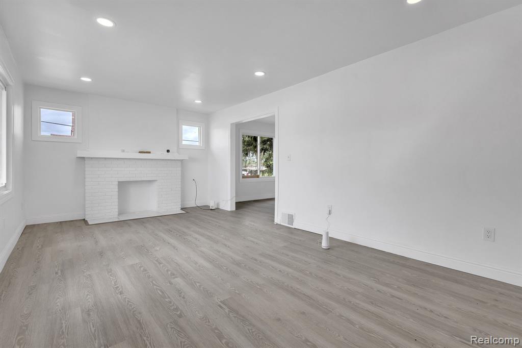 12796 Cherrylawn Street Property Photo 10