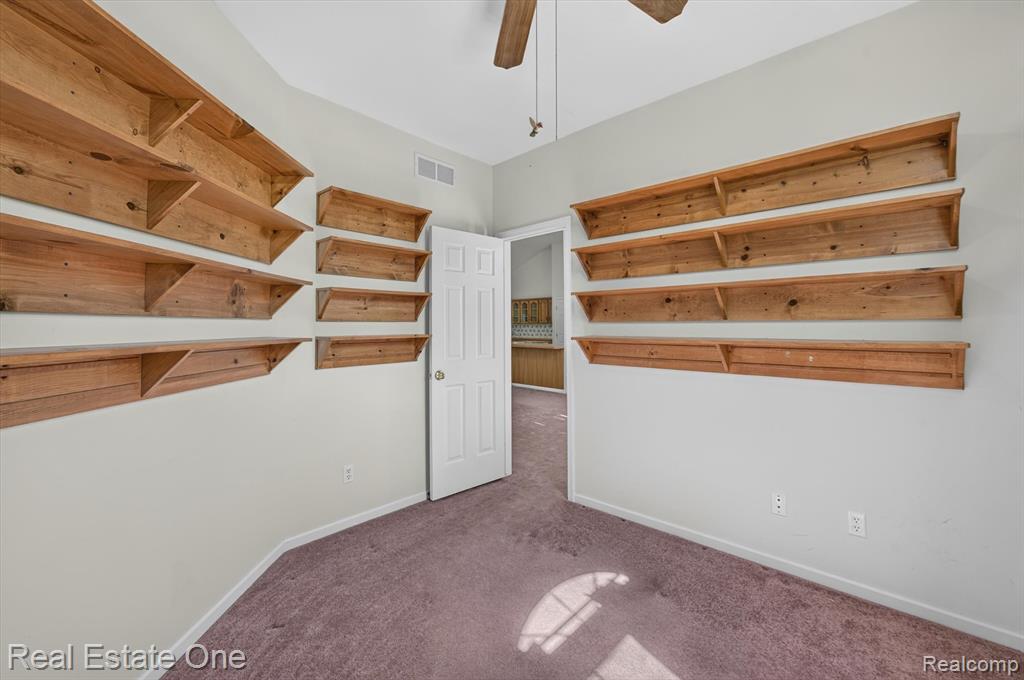 5128 Queensway Property Photo 23