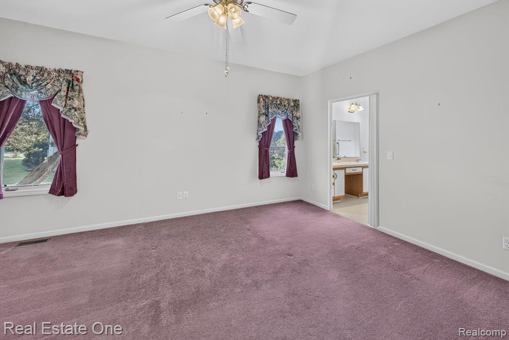 5128 Queensway Property Photo 25