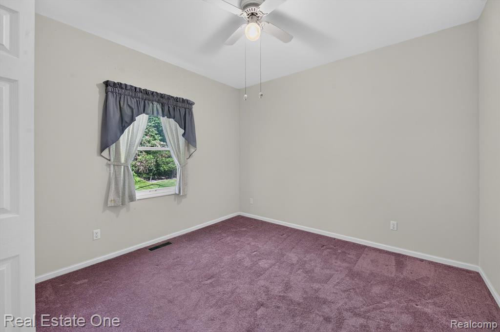 5128 Queensway Property Photo 36