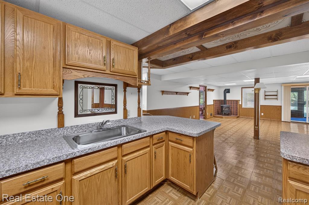 5128 Queensway Property Photo 42