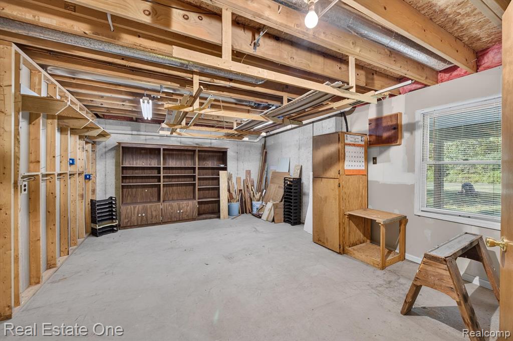 5128 Queensway Property Photo 43