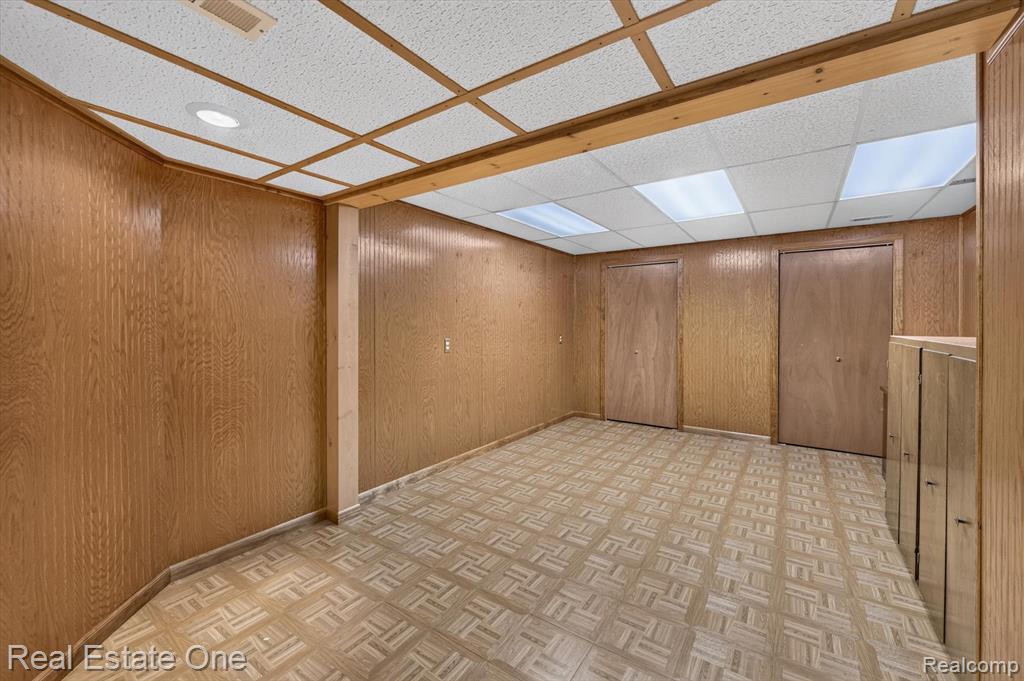 5128 Queensway Property Photo 47