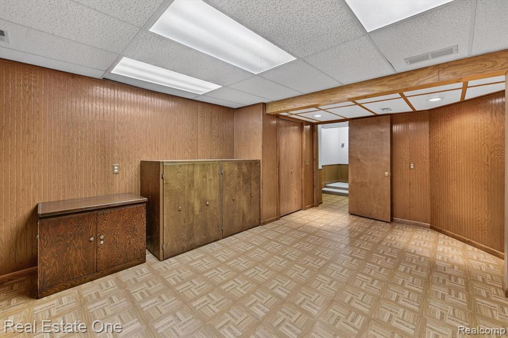 5128 Queensway Property Photo 48