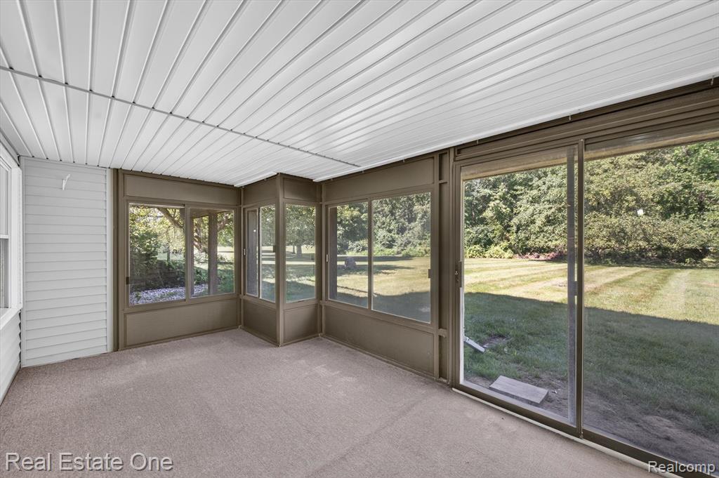 5128 Queensway Property Photo 50