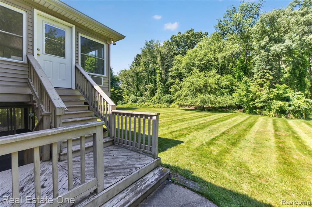5128 Queensway Property Photo 51