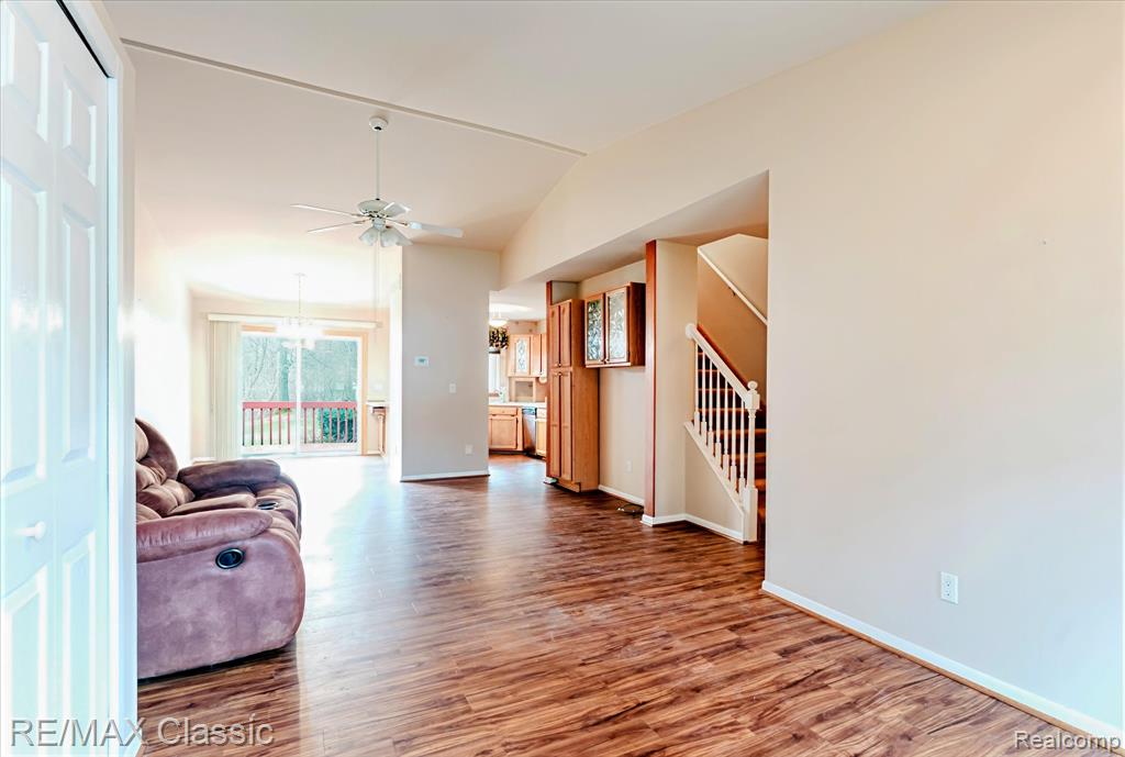 9039 Lake E Road Property Photo 7