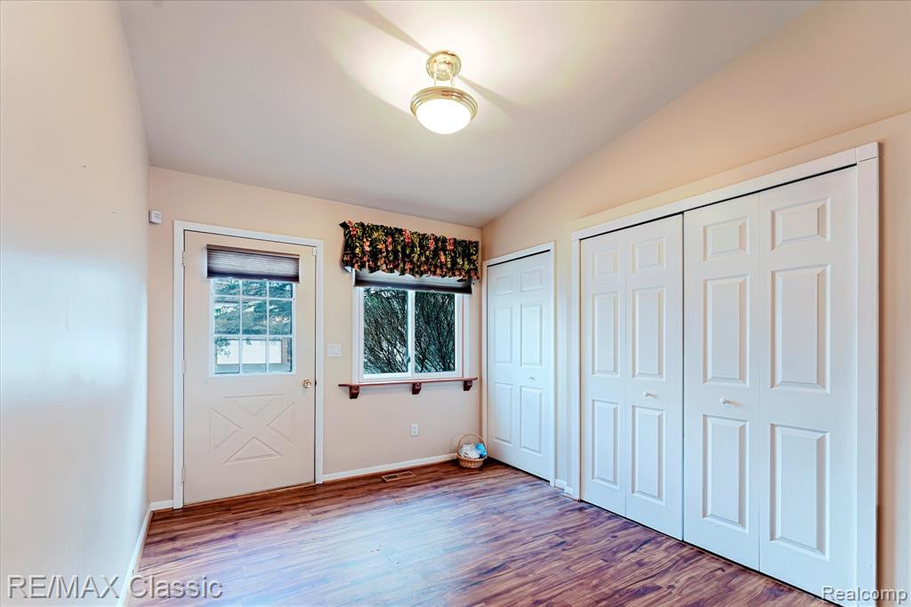 9039 Lake E Road Property Photo 8