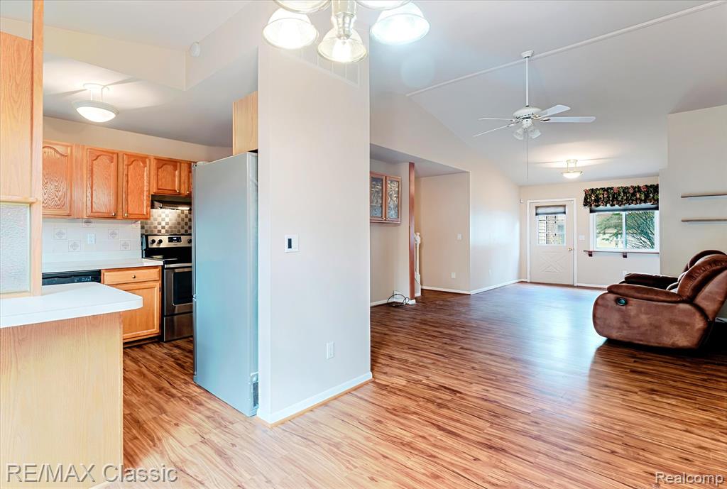 9039 Lake E Road Property Photo 13