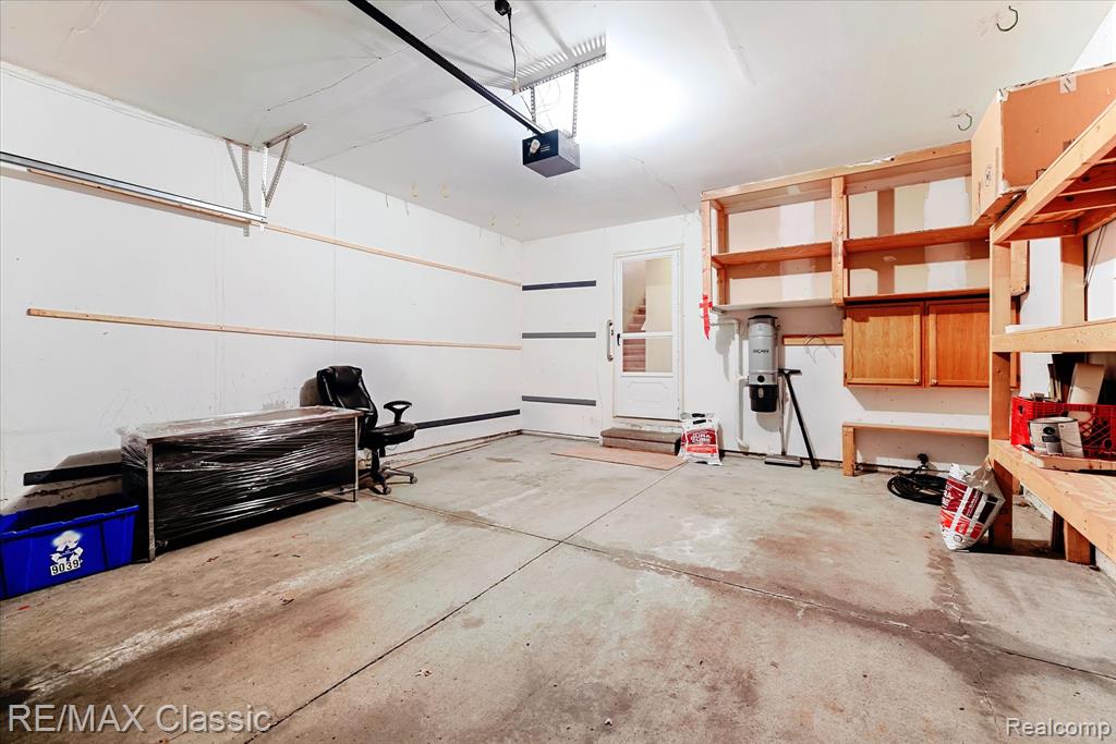9039 Lake E Road Property Photo 25