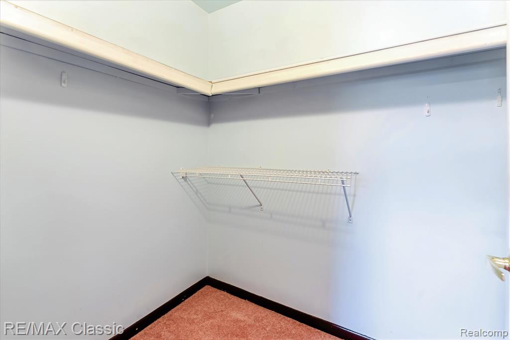 9039 Lake E Road Property Photo 29