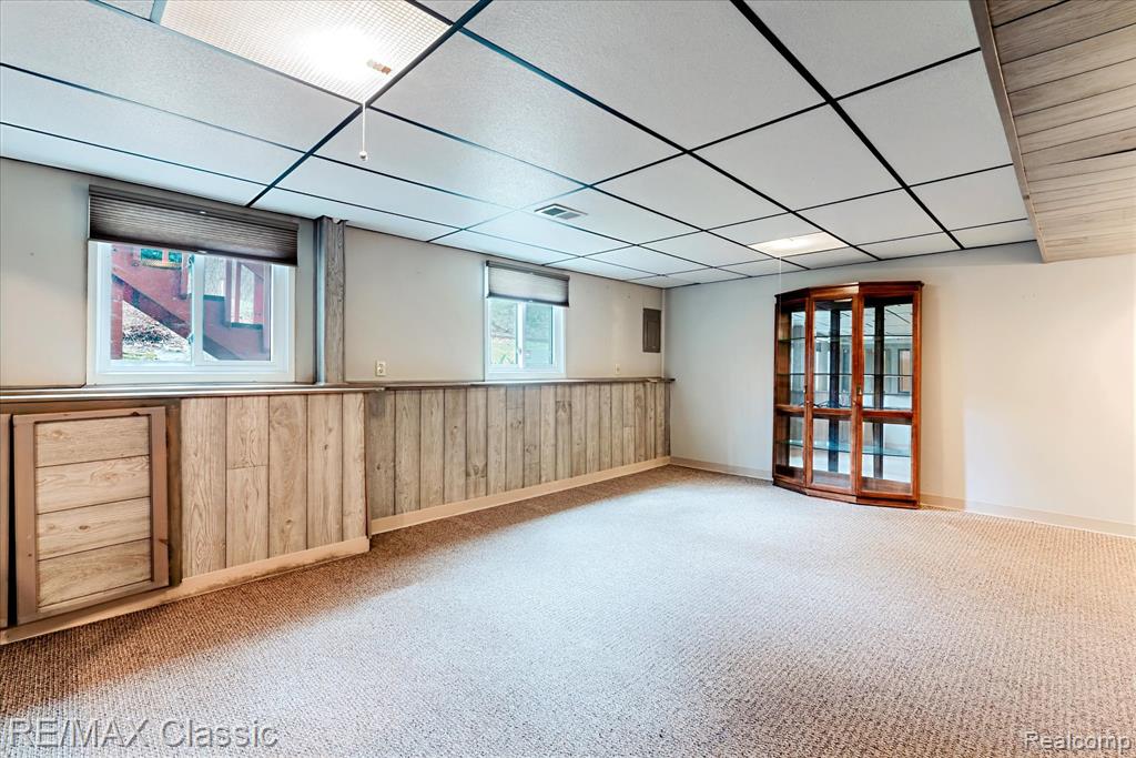 9039 Lake E Road Property Photo 38