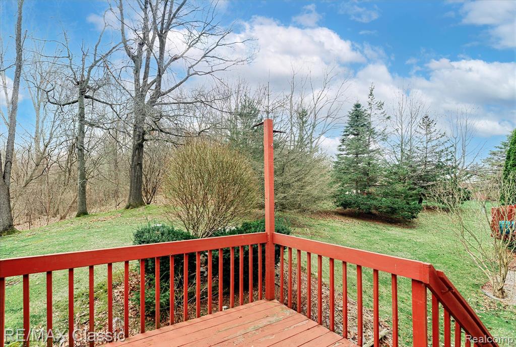 9039 Lake E Road Property Photo 44