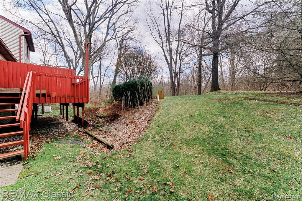 9039 Lake E Road Property Photo 45