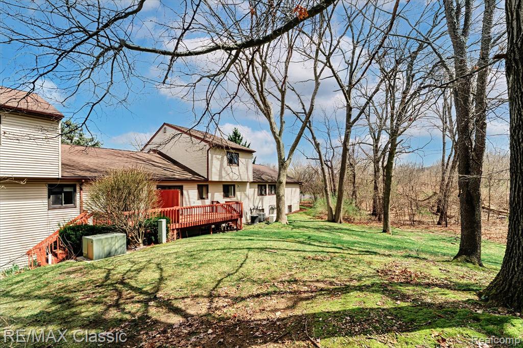 9039 Lake E Road Property Photo 46