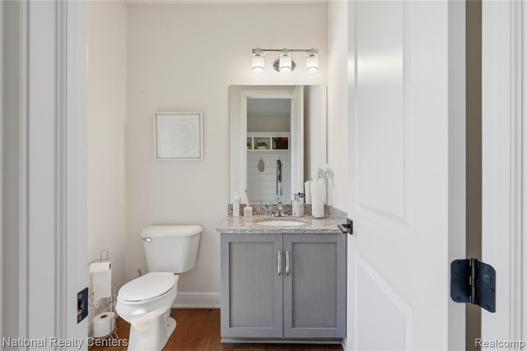 3142 Holburn Court Property Photo 24