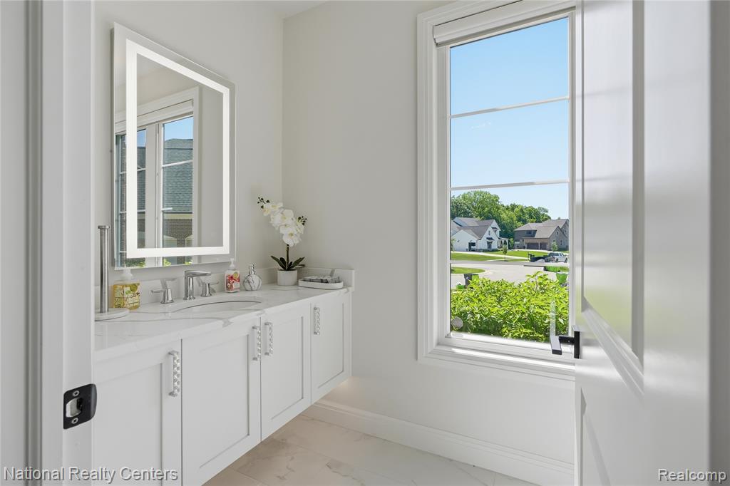 3142 Holburn Court Property Photo 25