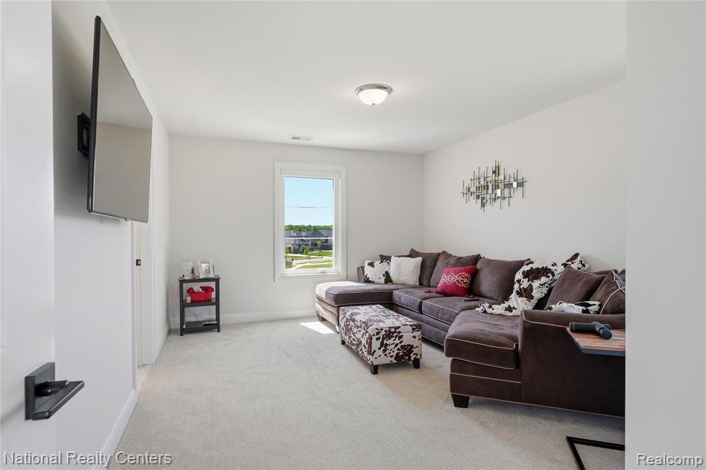 3142 Holburn Court Property Photo 28