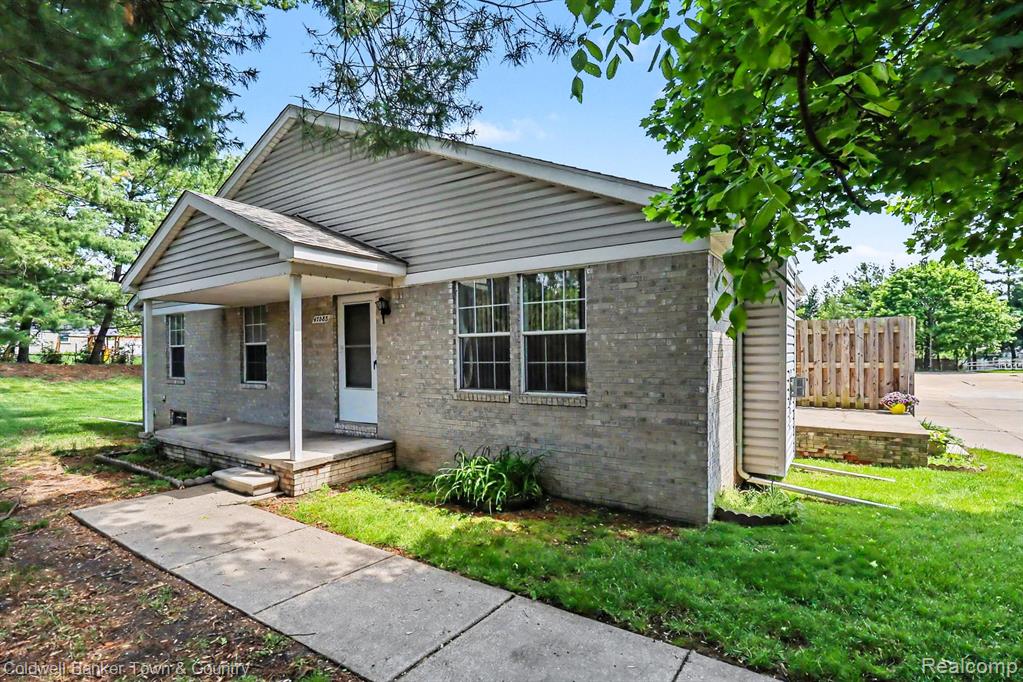 47083 Auburn Court Property Photo 1