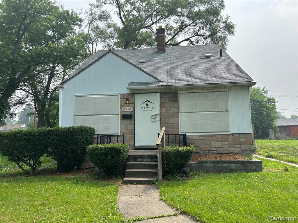 6718 Grandville Avenue Property Photo 1