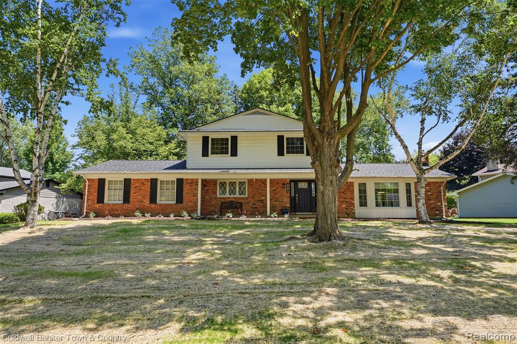 4301 Macqueen Drive Property Photo 1