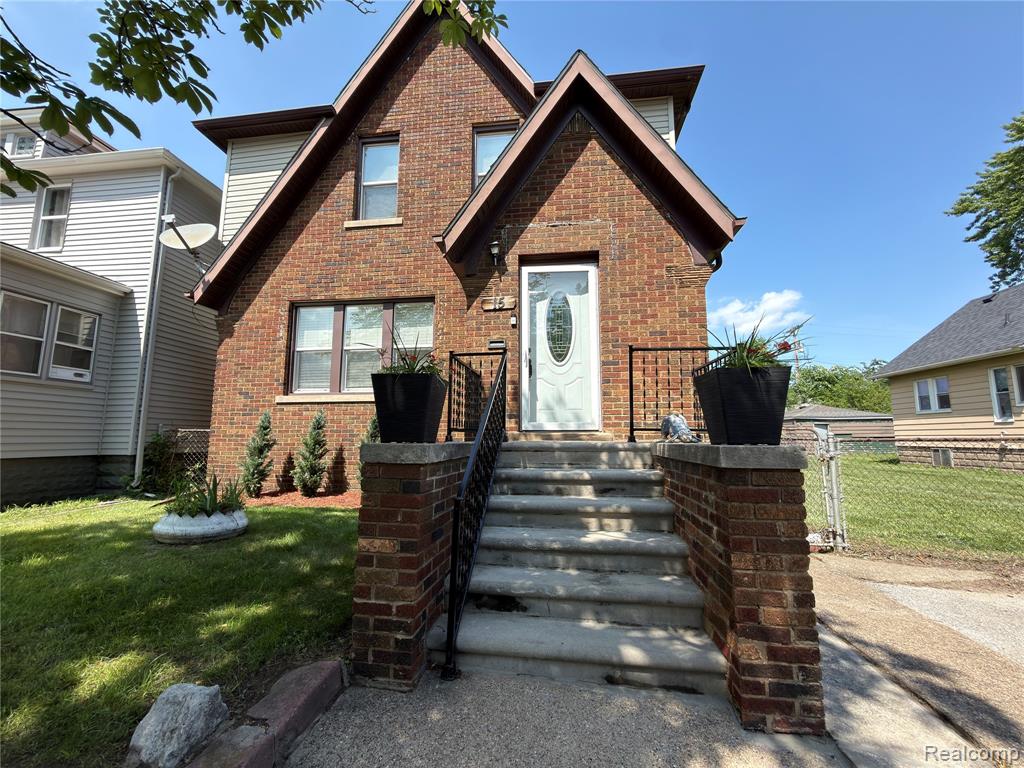 15 FOREST Street Property Photo 1