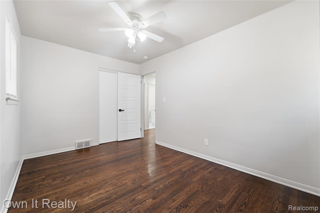 24985 Mabray Avenue Property Photo 12