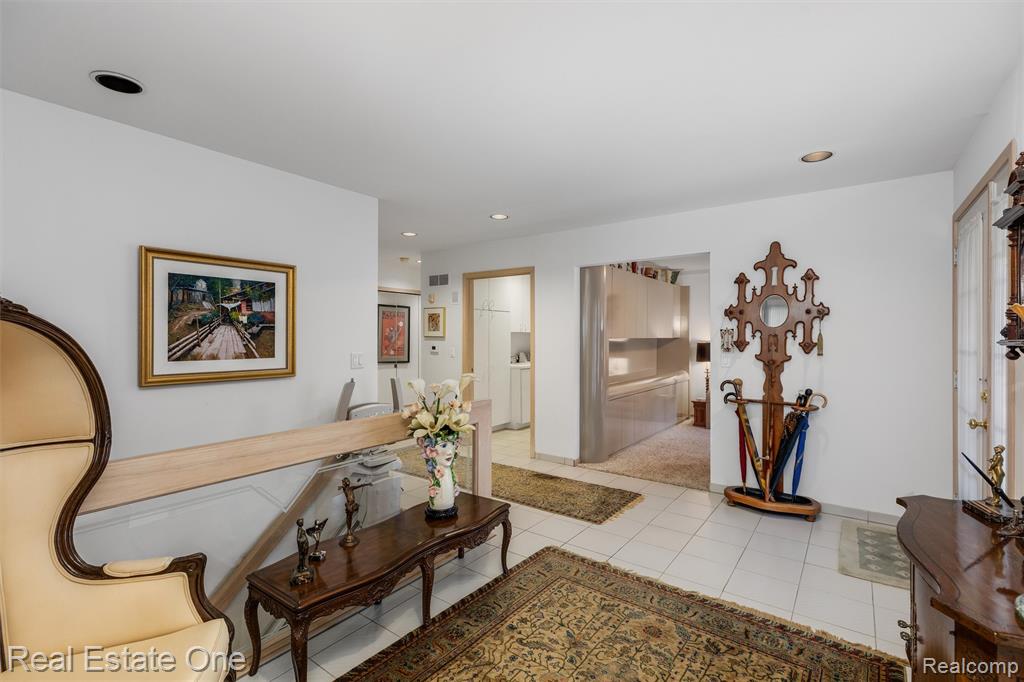 6273 Celeste Road Property Photo 4