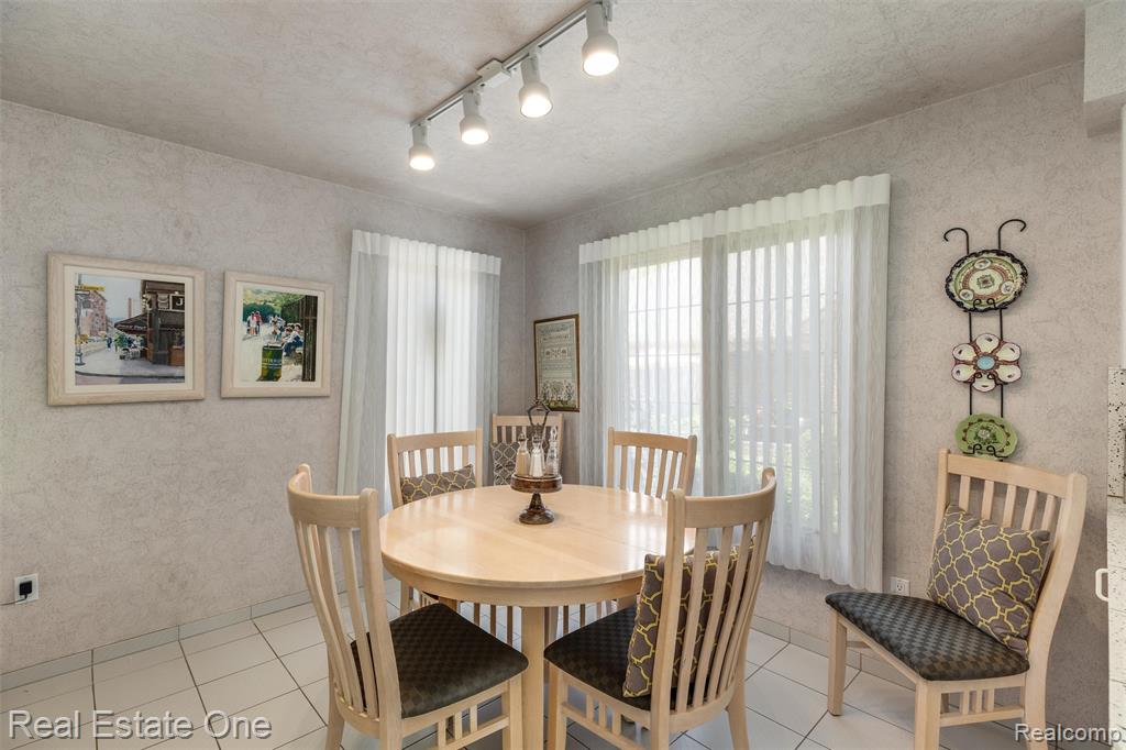 6273 Celeste Road Property Photo 14
