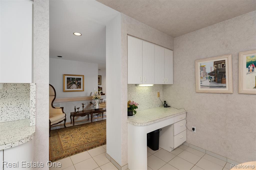 6273 Celeste Road Property Photo 15