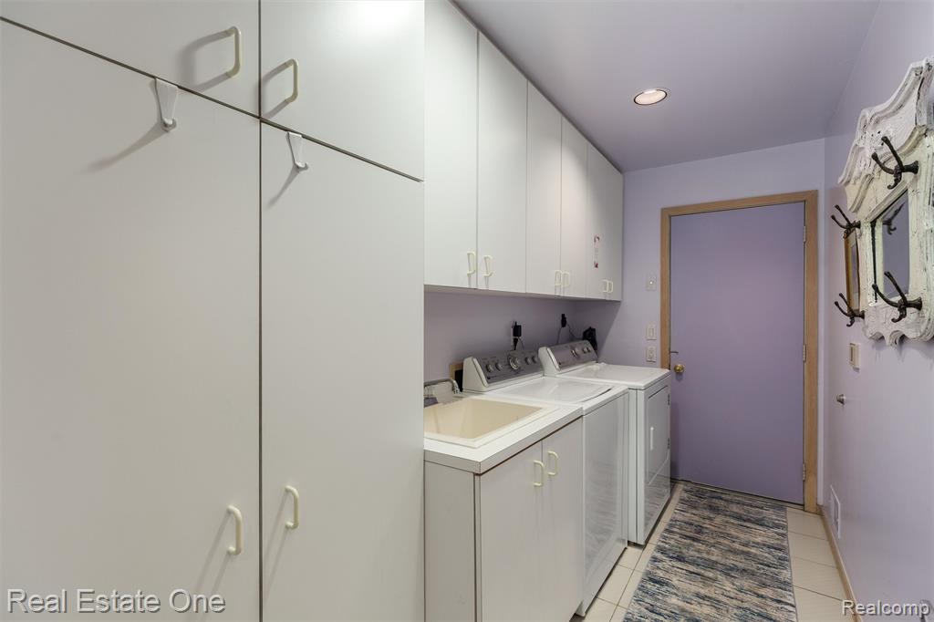 6273 Celeste Road Property Photo 16