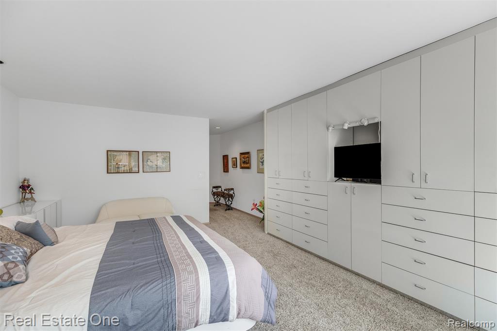 6273 Celeste Road Property Photo 18