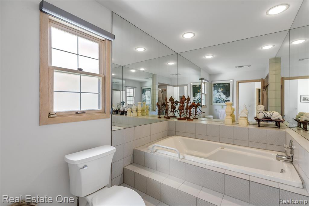 6273 Celeste Road Property Photo 22